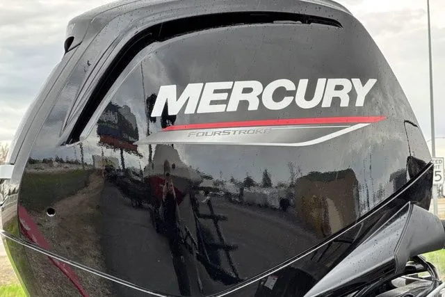 Slide: The Image of Crestliner Retriever 2025 - 11