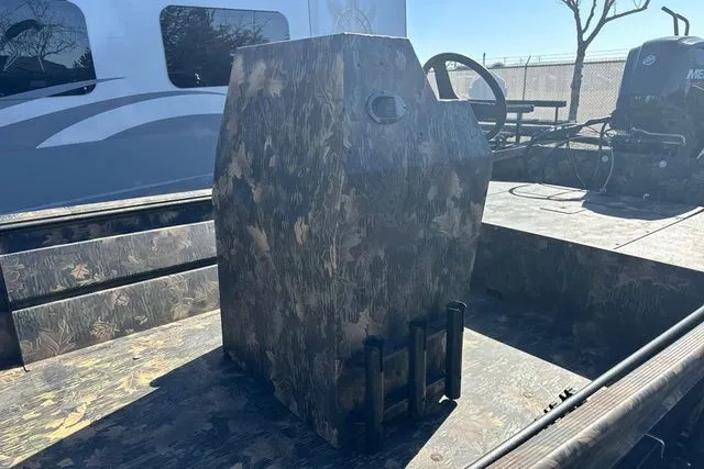 Slide: The Image of Crestliner Retriever 2025 - 26