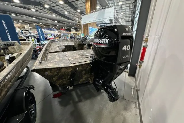 Slide: The Image of Crestliner Retriever 2026 - 3