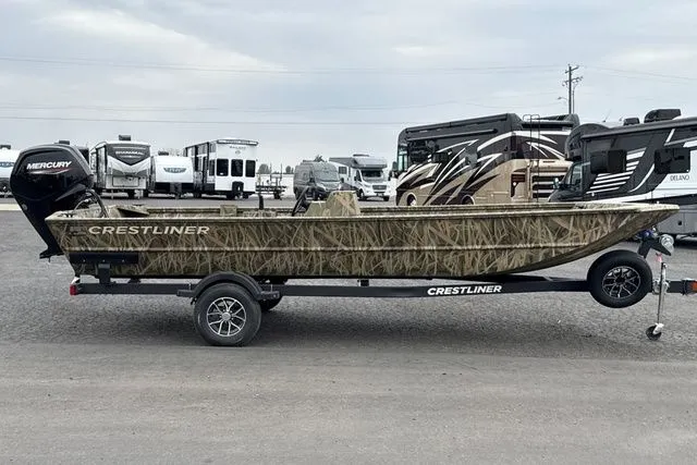 The Image of Crestliner Retriever 2026 - 1