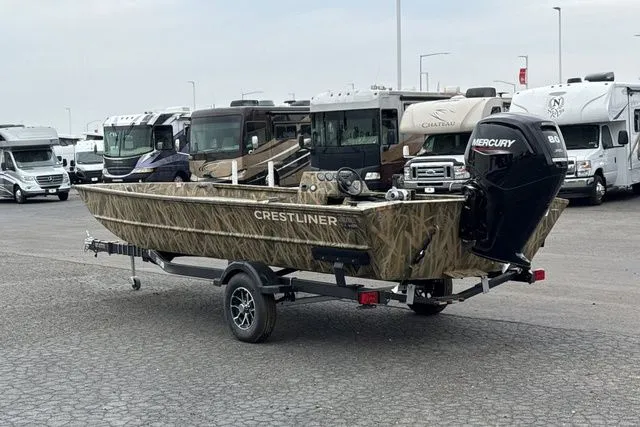 Slide: The Image of Crestliner Retriever 2026 - 4