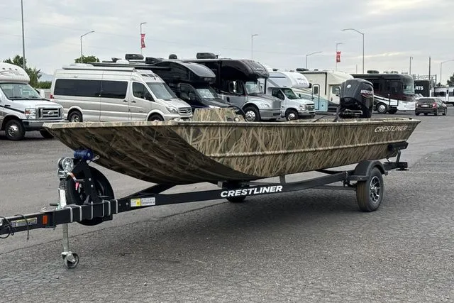 Slide: The Image of Crestliner Retriever 2026 - 6