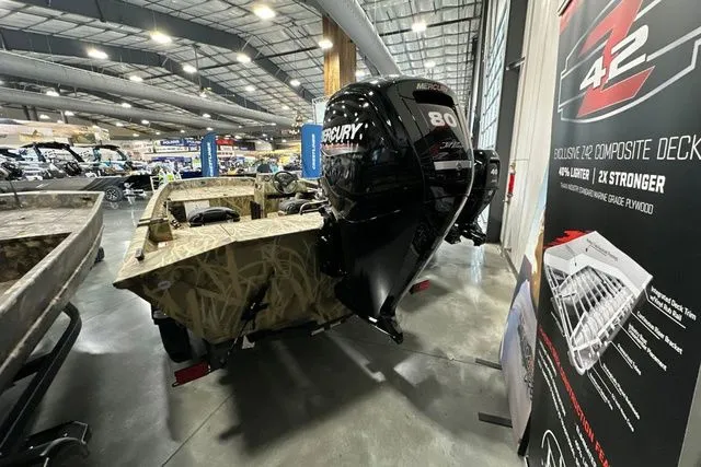 Slide: The Image of Crestliner Retriever 2026 - 3