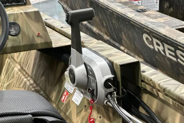 Slide: The Image of Crestliner Retriever 2026 - 7