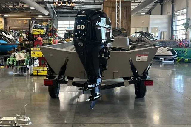 Slide: The Image of Crestliner Storm 2026 - 3