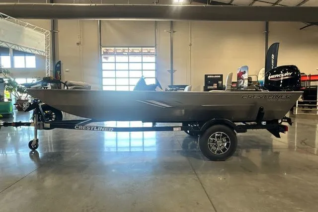 Slide: The Image of Crestliner Storm 2026 - 5