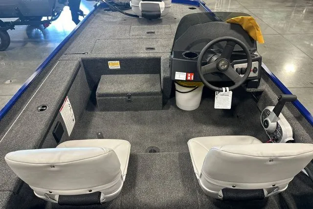 Slide: The Image of Crestliner Storm 2026 - 10