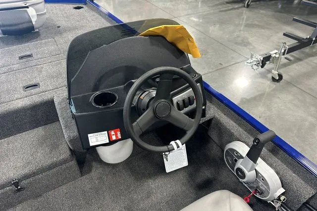 Slide: The Image of Crestliner Storm 2026 - 15