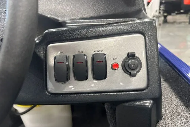 Slide: The Image of Crestliner Storm 2026 - 17