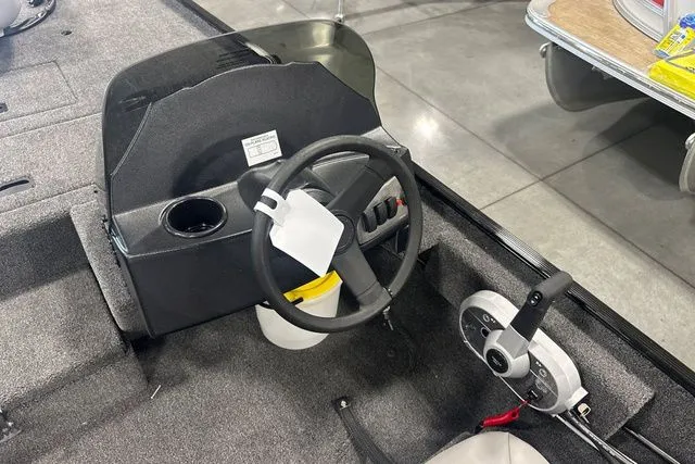 Slide: The Image of Crestliner Storm 2026 - 12