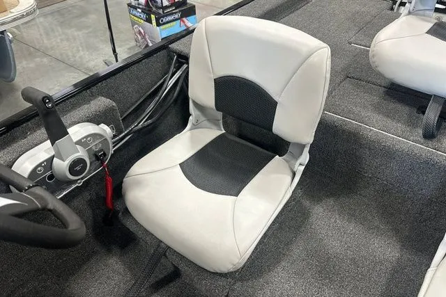 Slide: The Image of Crestliner Storm 2026 - 13