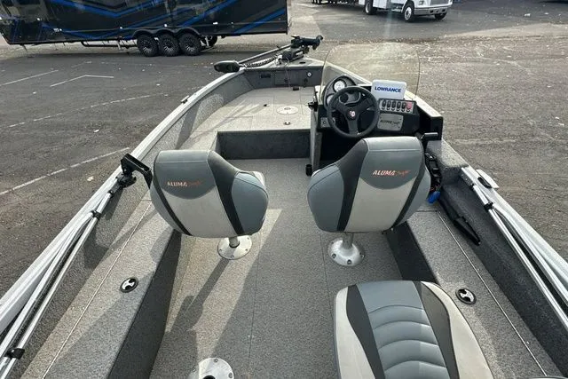 Slide: The Image of Alumacraft Classic 2020 - 11