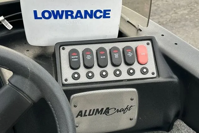 Slide: The Image of Alumacraft Classic 2020 - 16