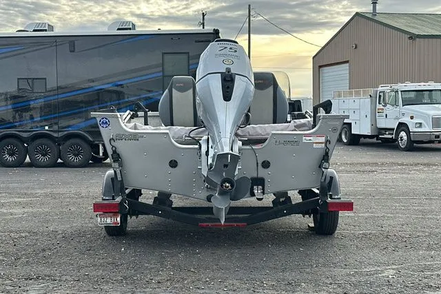 Slide: The Image of Alumacraft Classic 2020 - 3