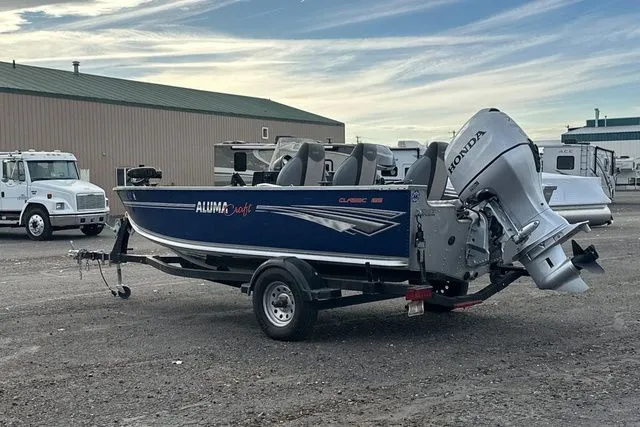 Slide: The Image of Alumacraft Classic 2020 - 4