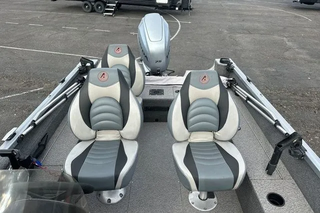 Slide: The Image of Alumacraft Classic 2020 - 9