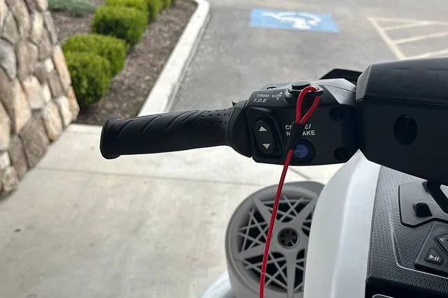 Slide: The Image of Yamaha FX CRUISER SVHO W/AUDIO-WHITE 2025 - 12