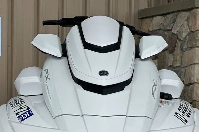 Slide: The Image of Yamaha FX CRUISER SVHO W/AUDIO-WHITE 2025 - 20