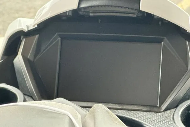 Slide: The Image of Yamaha FX CRUISER SVHO W/AUDIO-WHITE 2025 - 28