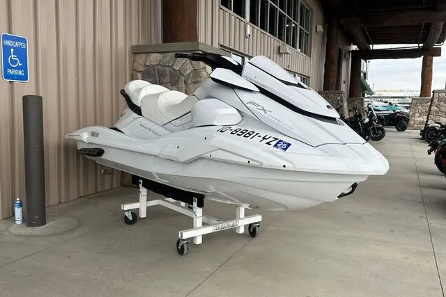 Slide: The Image of Yamaha FX CRUISER SVHO W/AUDIO-WHITE 2025 - 3