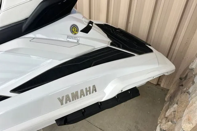 Slide: The Image of Yamaha FX CRUISER SVHO W/AUDIO-WHITE 2025 - 30