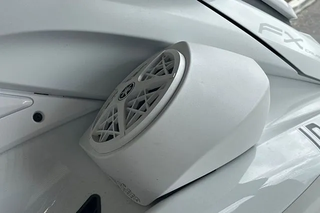 Slide: The Image of Yamaha FX CRUISER SVHO W/AUDIO-WHITE 2025 - 7