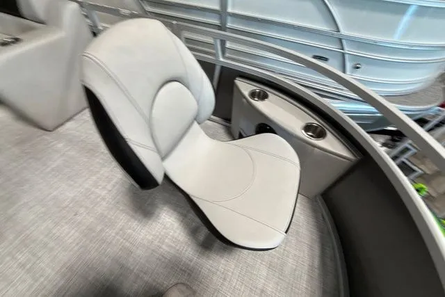 Slide: The Image of Trifecta 16FC SE_T Entertainment 25" 2025 - 13