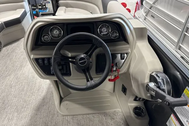 Slide: The Image of Trifecta Le series 2026 - 15