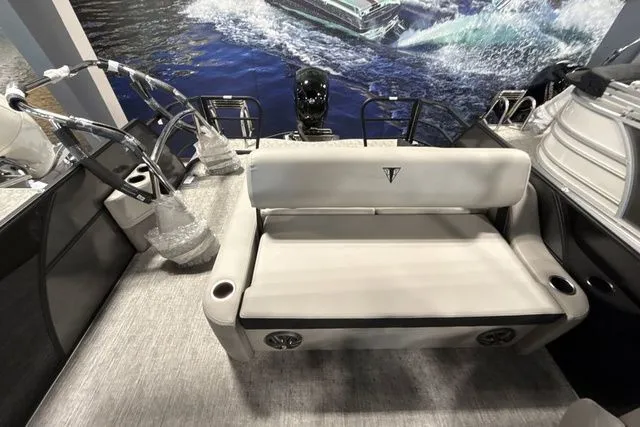 Slide: The Image of Trifecta Le series 2026 - 8