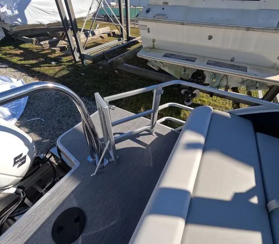 Slide: The Image of Sweetwater Xperience 2286 SSFLX In Stock 2026 - 13