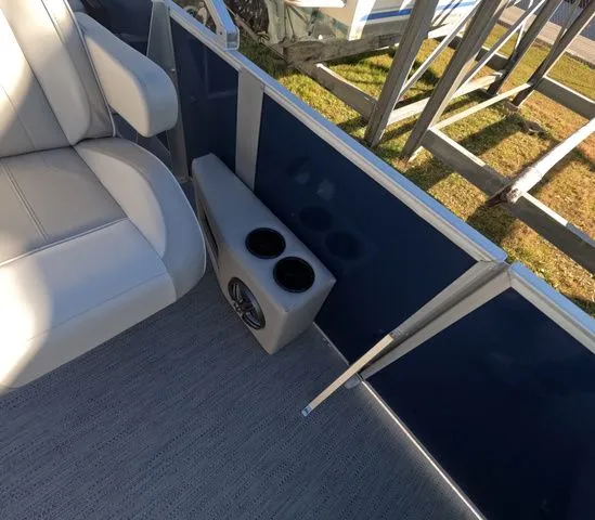 Slide: The Image of Sweetwater Xperience 2286 SSFLX In Stock 2026 - 33