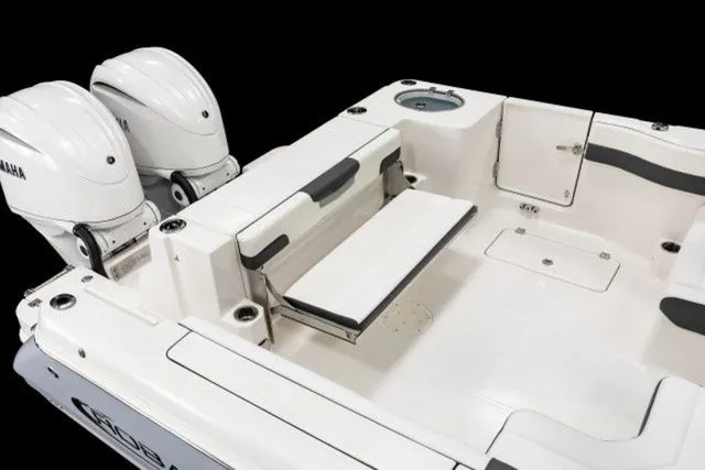 Slide: The Image of Robalo R277 Dual Console 2026 - 10