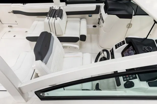 Slide: The Image of Robalo R277 Dual Console 2026 - 6