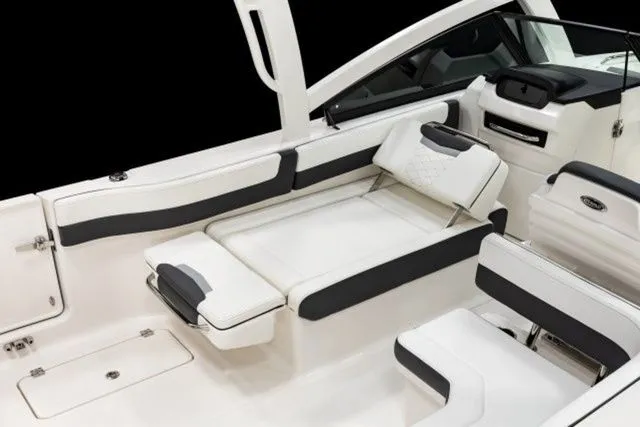 Slide: The Image of Robalo R277 Dual Console 2026 - 8