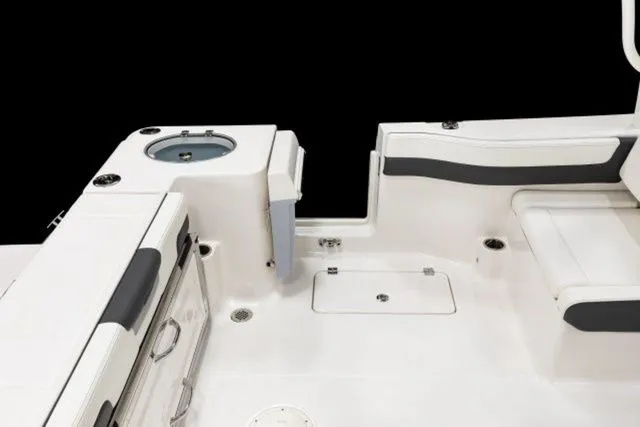 Slide: The Image of Robalo R277 Dual Console 2026 - 9