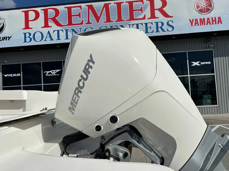 Slide: The Image of Bayliner Trophy 22CC 2026 - 10