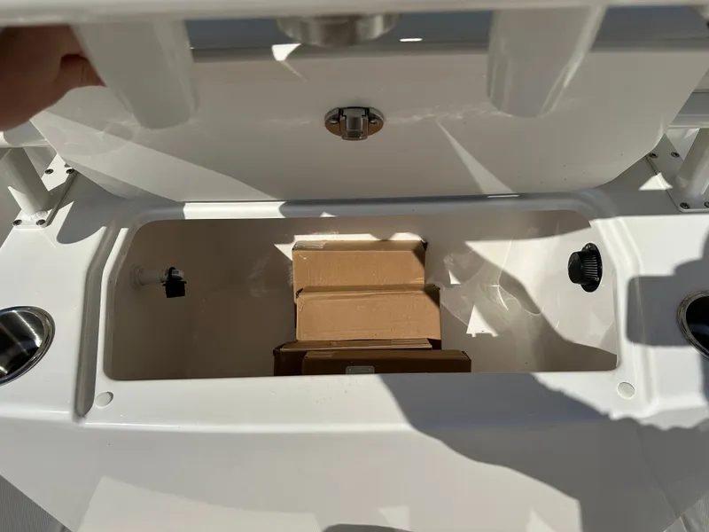 Slide: The Image of Bayliner Trophy 22CC 2026 - 19