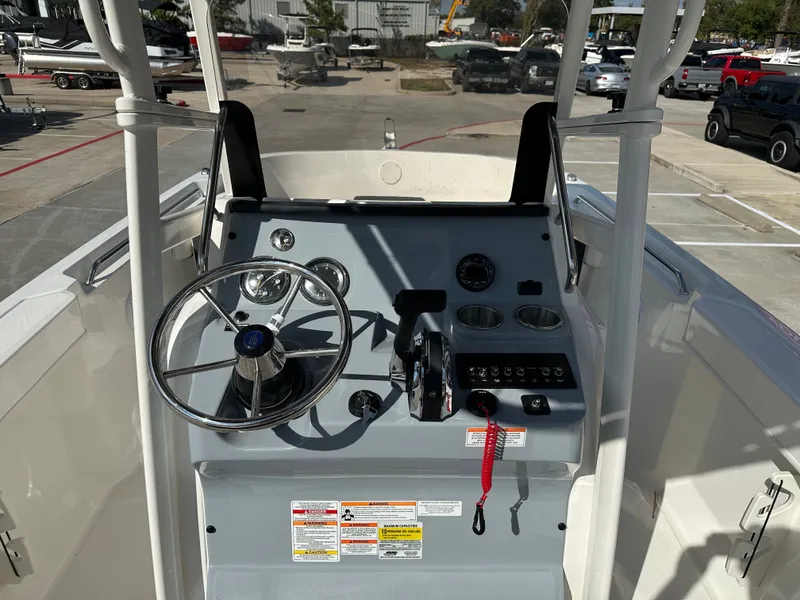 Slide: The Image of Bayliner Trophy 22CC 2026 - 21