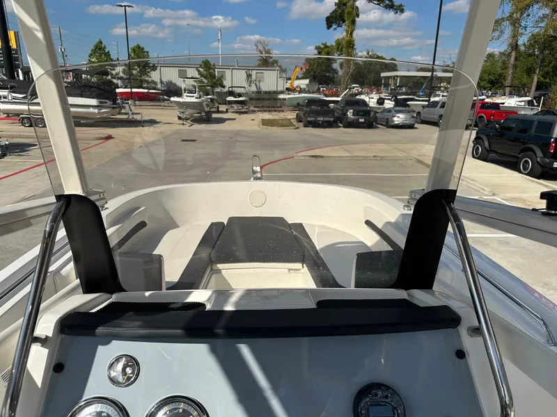 Slide: The Image of Bayliner Trophy 22CC 2026 - 25