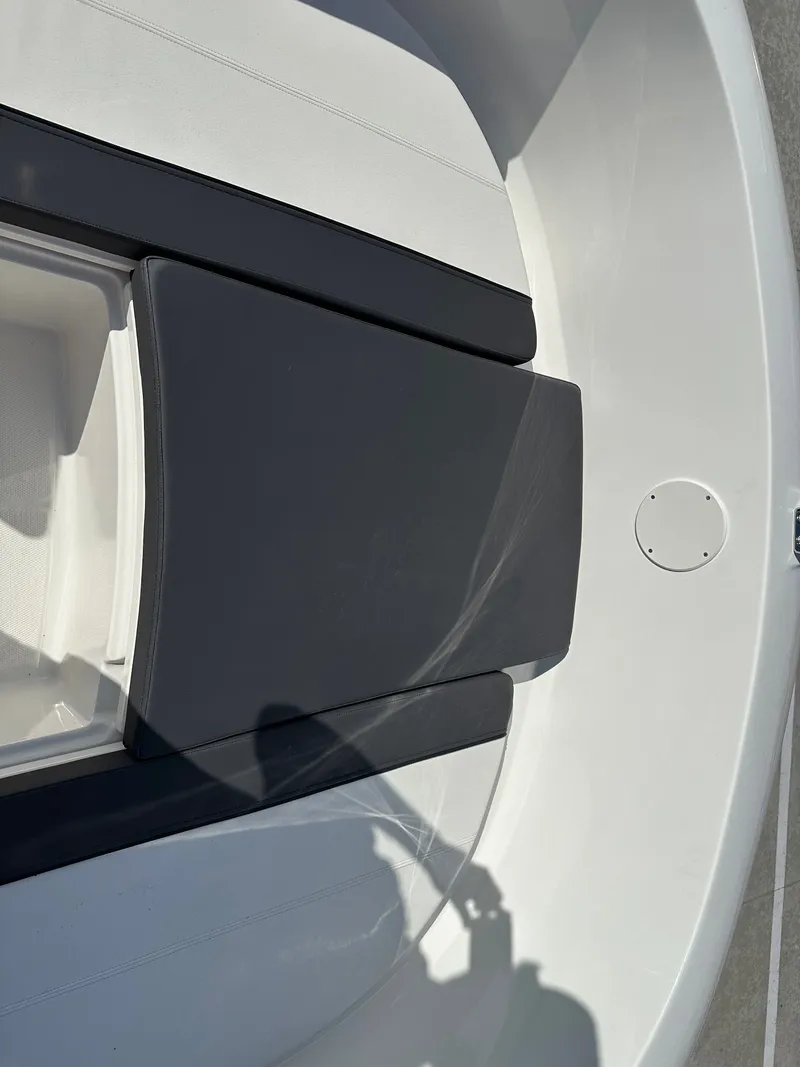 Slide: The Image of Bayliner Trophy 22CC 2026 - 32