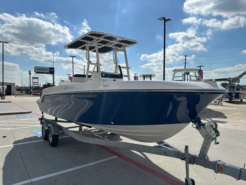 Slide: The Image of Bayliner Trophy 22CC 2026 - 6