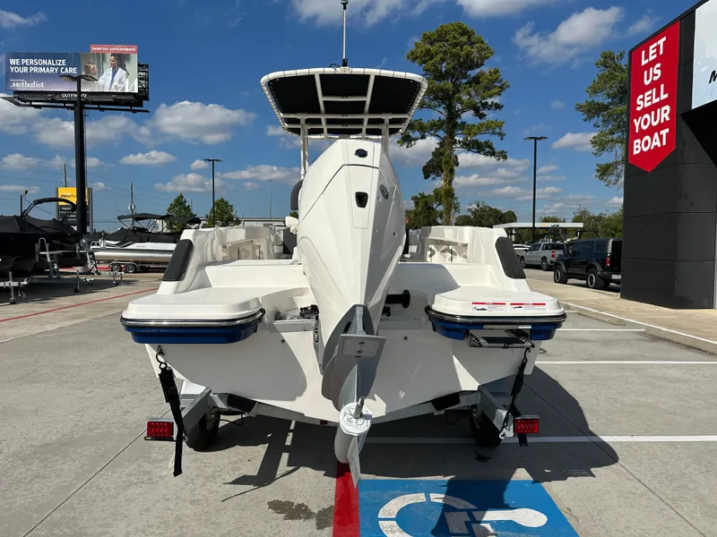 Slide: The Image of Bayliner Trophy 22CC 2026 - 8