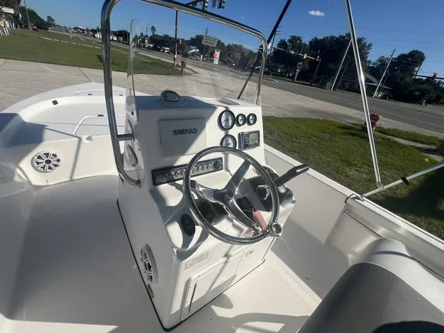 Slide: The Image of Tidewater 1800 Bay Max 2018 - 15