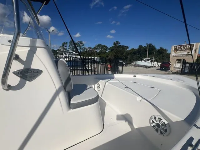 Slide: The Image of Tidewater 1800 Bay Max 2018 - 19