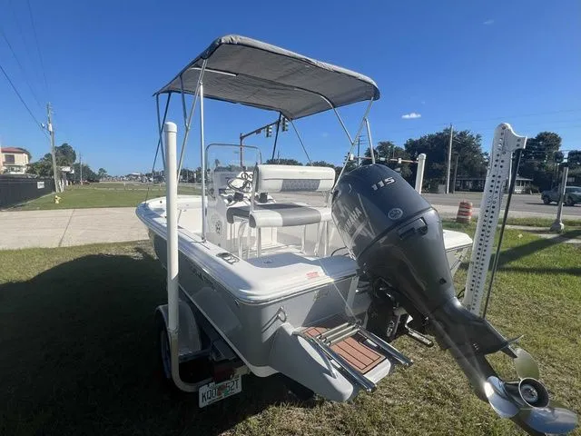 Slide: The Image of Tidewater 1800 Bay Max 2018 - 33