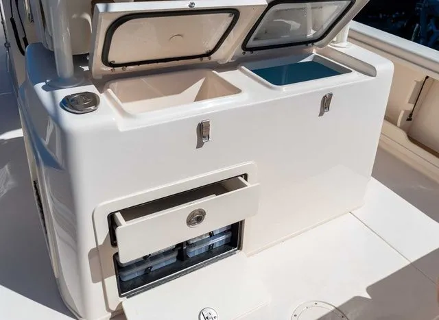 Slide: The Image of Grady-White 281 Coastal Explorer 2026 - 52