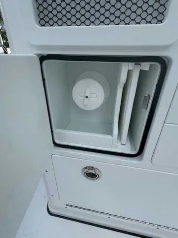 Slide: The Image of Sportsman Masters 267OE Bay Boat 2025 - 57