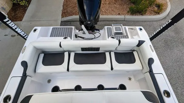 Slide: The Image of Tidewater 210 LXF 2024 - 12