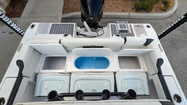 Slide: The Image of Tidewater 210 LXF 2024 - 13