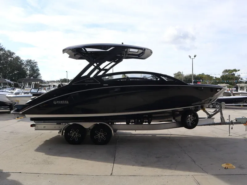 Slide: The Image of Yamaha 275SD 2026 - 3